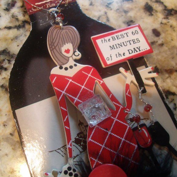 Happy Hour Bottle Charm Magnet NWOT - Picture 3 of 8